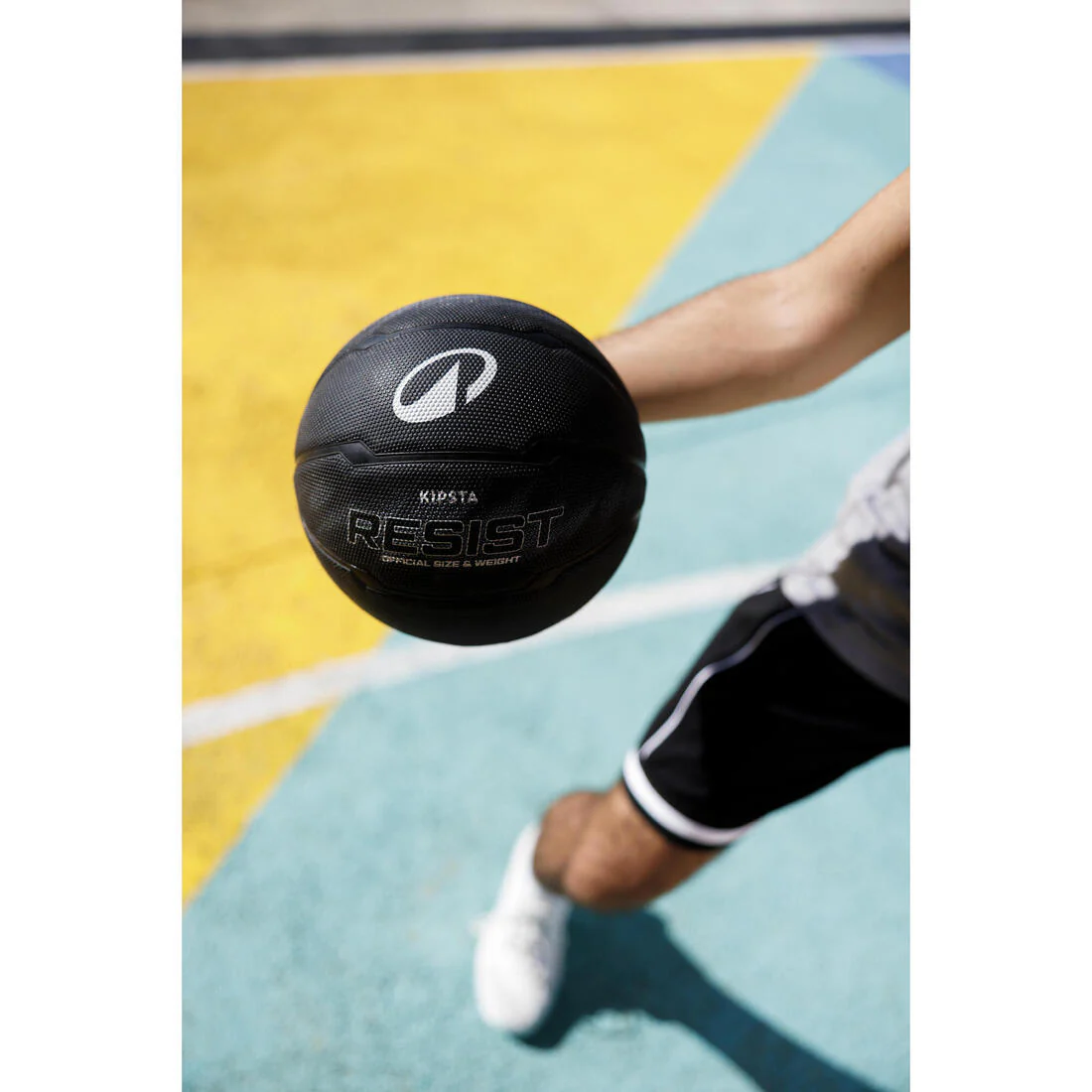 Balón de baloncesto talla 7 - RESIST R500 negro - Image 5