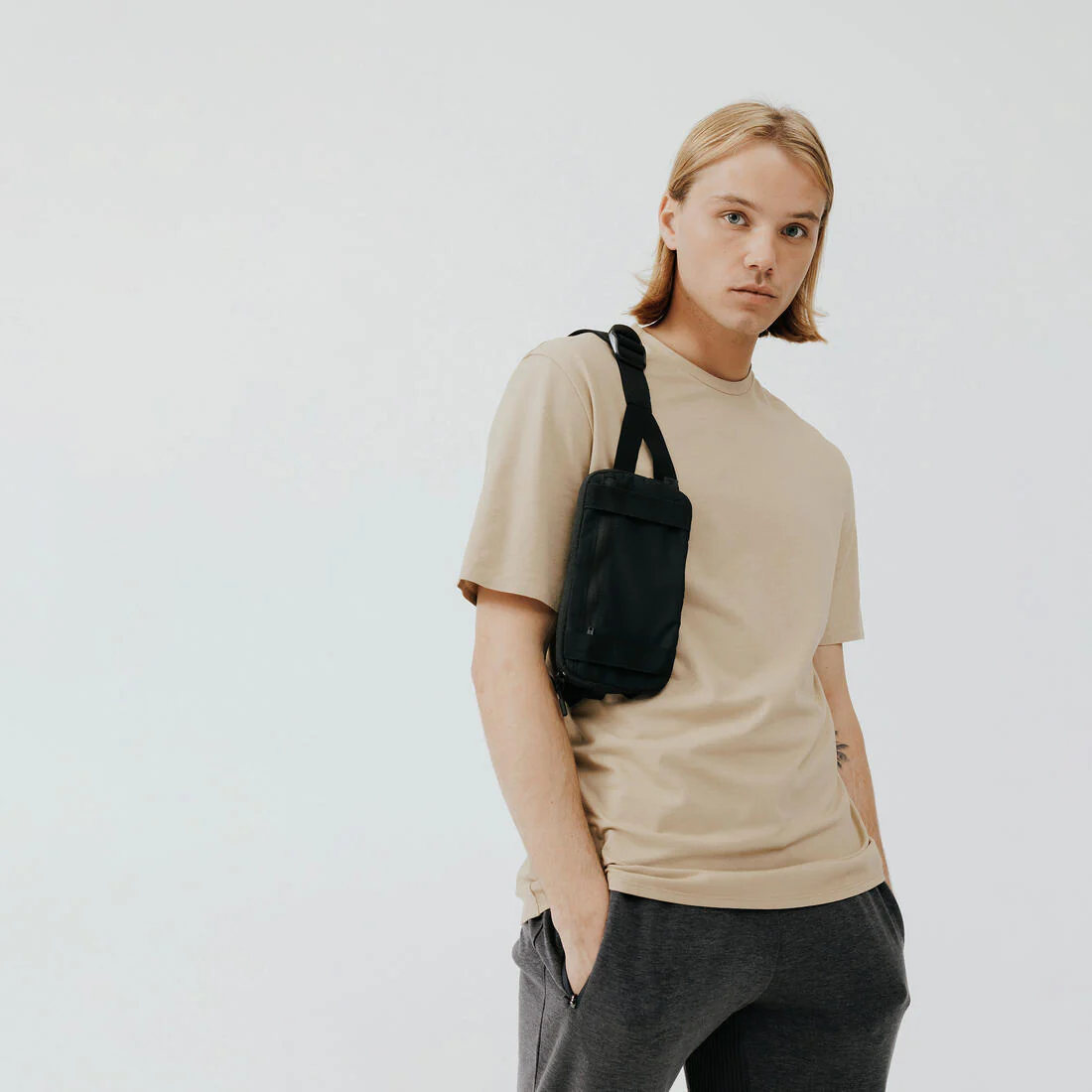 BOLSO DE RUNNING 2 POSICIONES UNISEX- KIPRUN 0,5 L NEGRO - Image 12