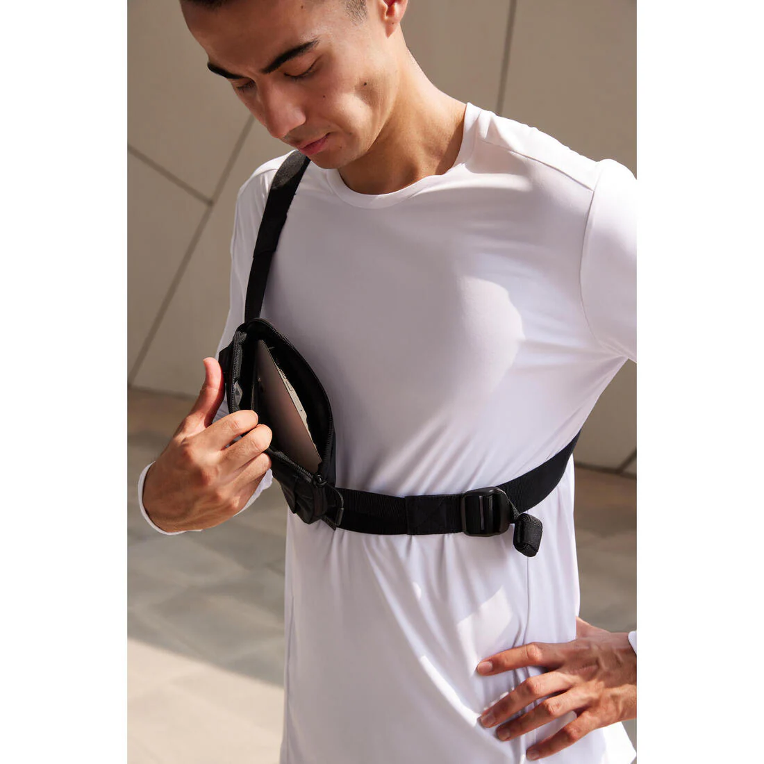 BOLSO DE RUNNING 2 POSICIONES UNISEX- KIPRUN 0,5 L NEGRO - Image 13