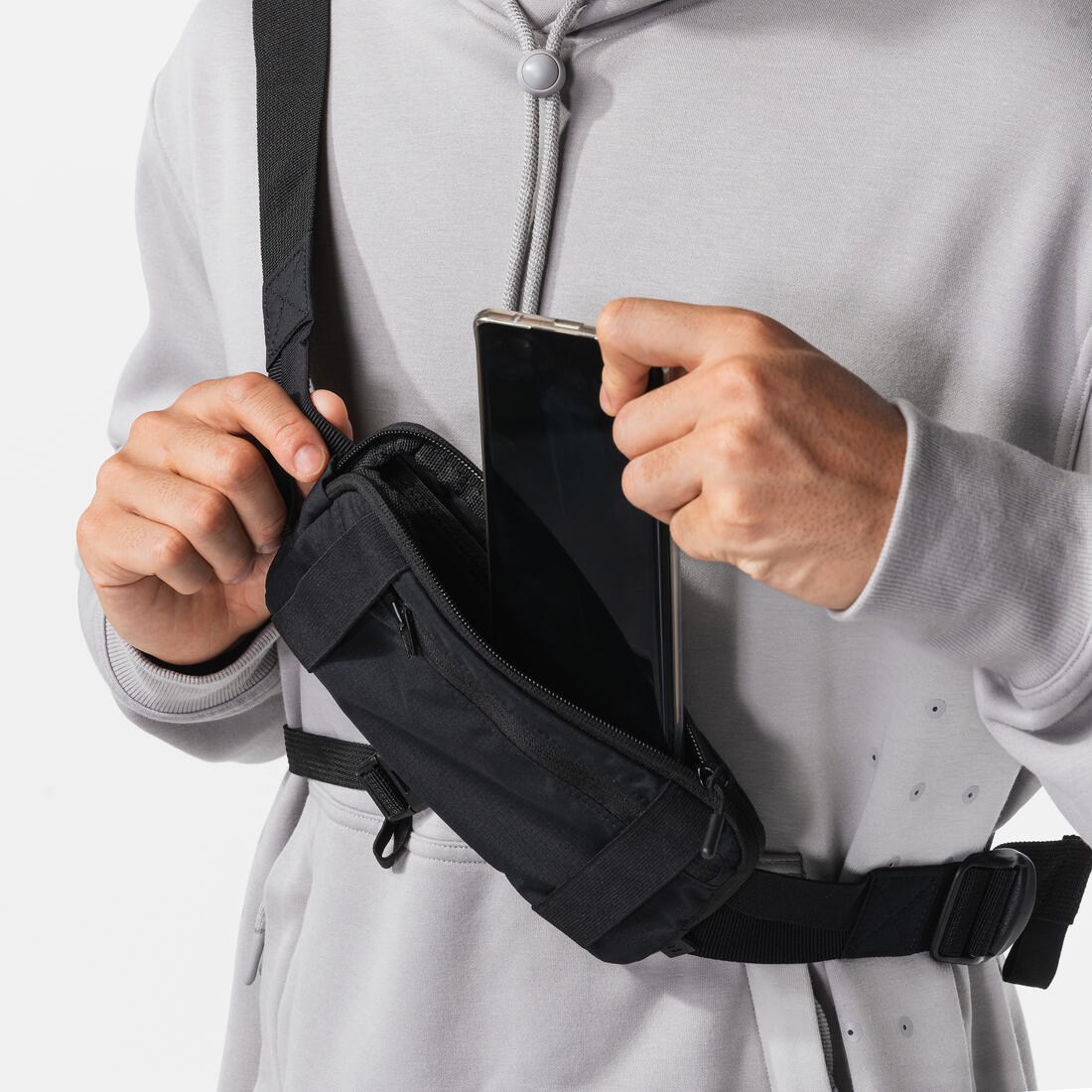 BOLSO DE RUNNING 2 POSICIONES UNISEX- KIPRUN 0,5 L NEGRO - Image 7
