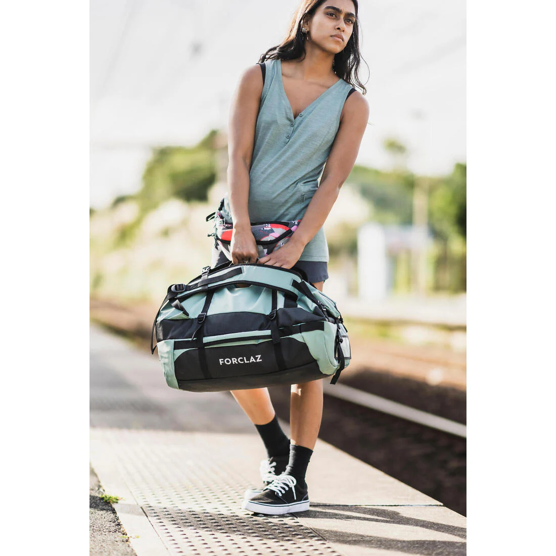 Bolso Duffel expansible 30 a 40L - Image 17