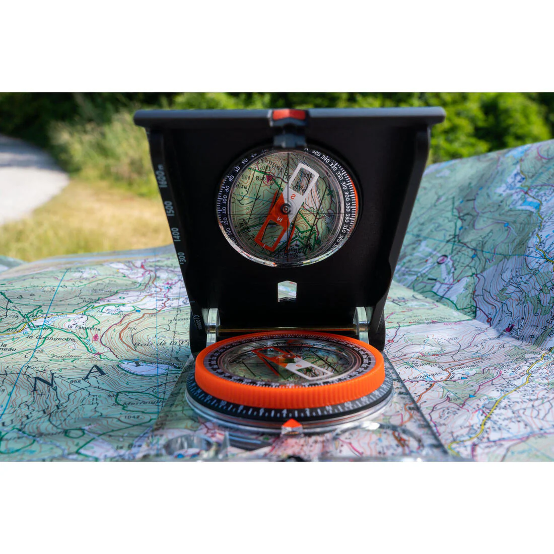 BRÚJULA DE ORIENTACIÓN EXPLORER 900 CON ESPEJO - Image 13
