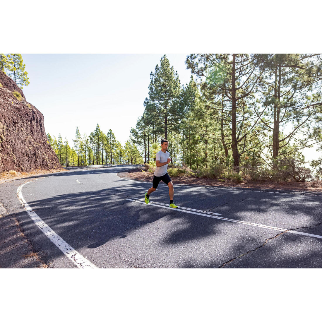 CALZAS CORTAS RUNNING HOMBRE KIPRUN NEGRO - Image 12