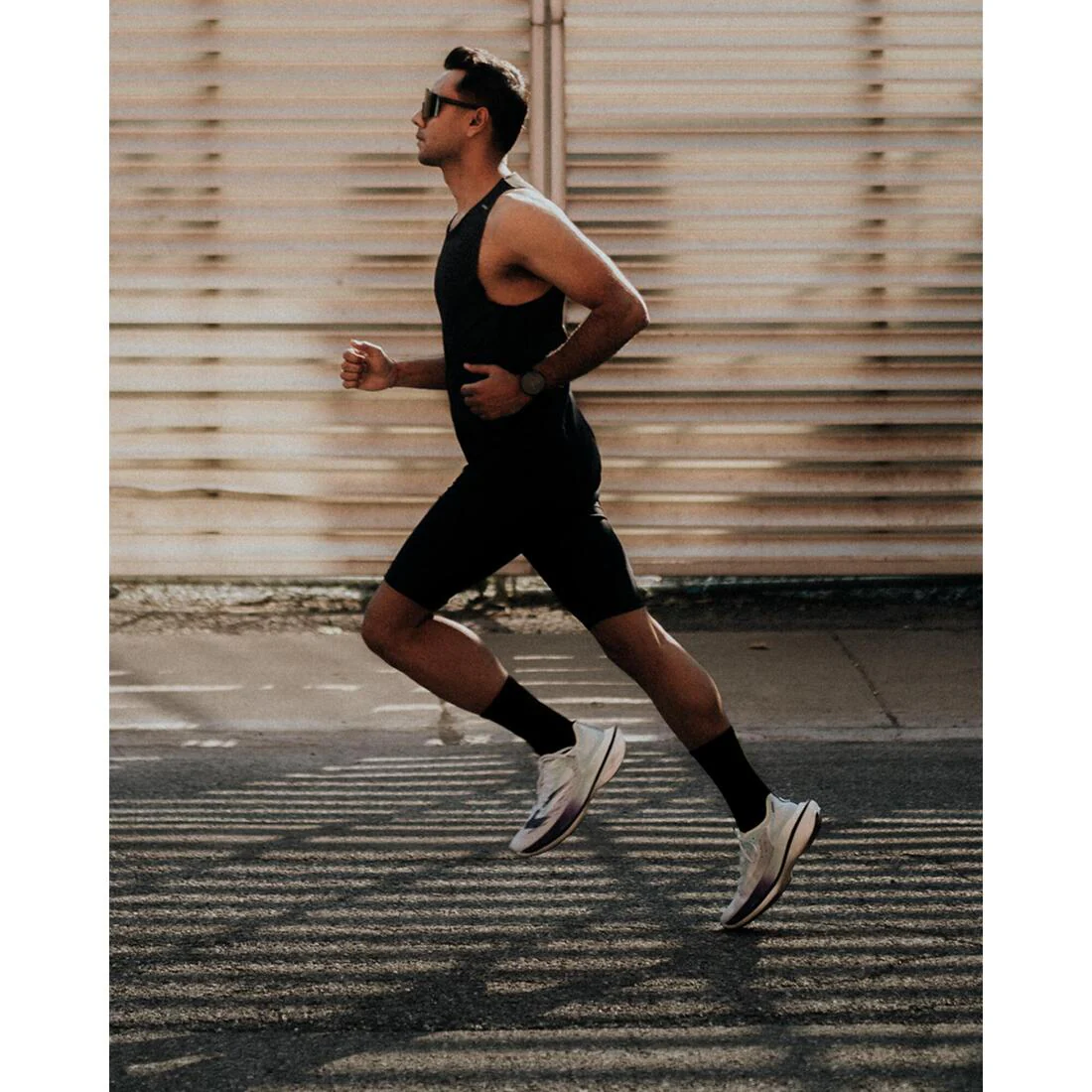 Mallas cortas running Hombre - KIPRUN Run 100 Negro - Image 10