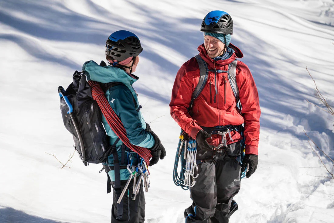 CASCO ULTRALIGERO ESCALADA Y ALPINISMO SPRINT NEGRO - Image 8