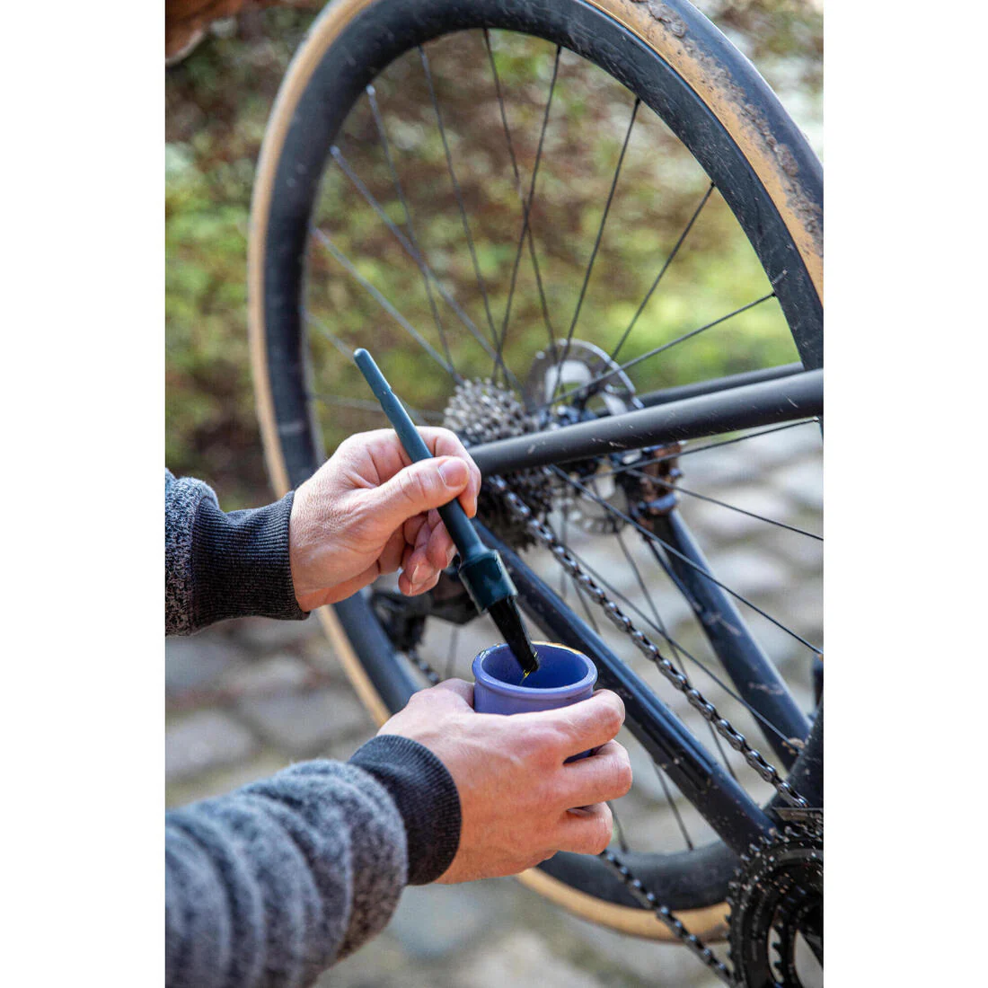 CEPILLO DESENGRASANTE TRANSMISIÓN BICICLETA + GORRO - Image 6
