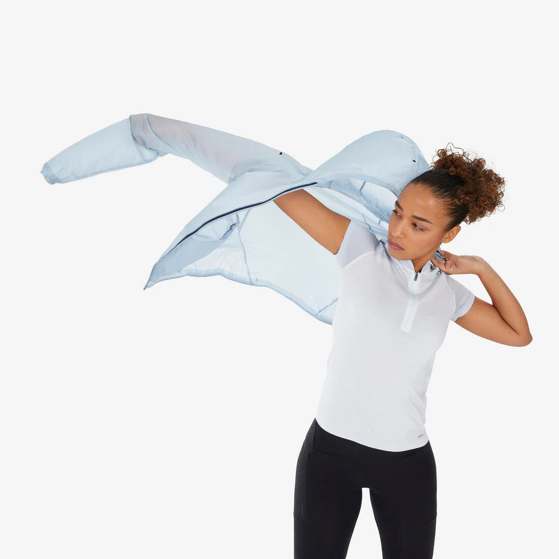 CHAQUETA CORTAVIENTO SENDERISMO MUJER MH900 GRIS - Image 4
