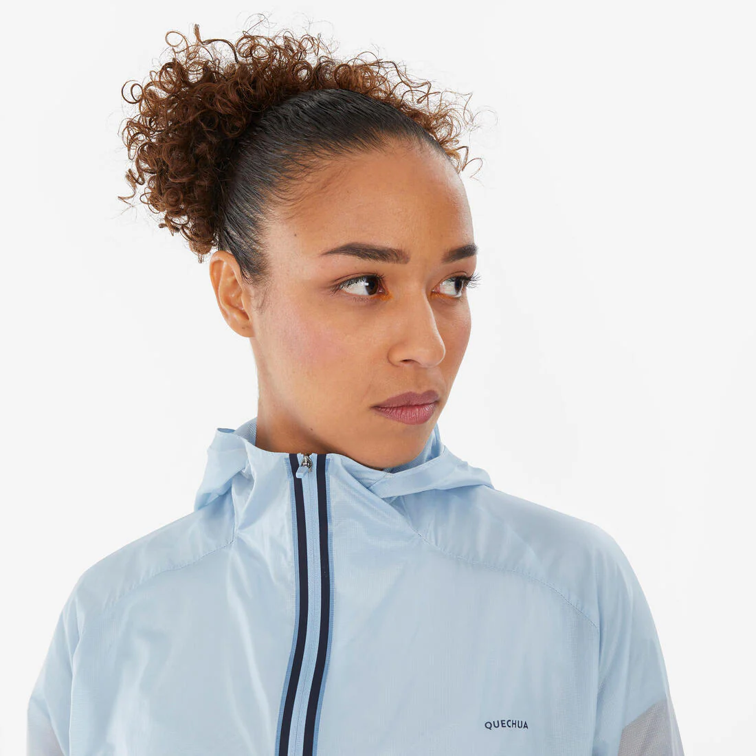 CHAQUETA CORTAVIENTO SENDERISMO MUJER MH900 GRIS - Image 6