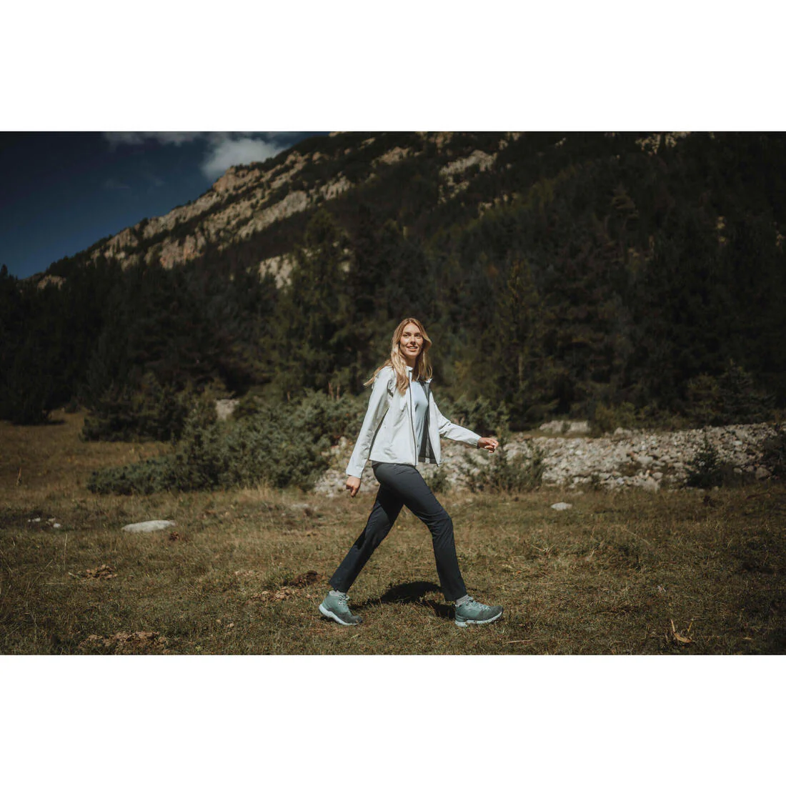 CHAQUETA IMPERMEABLE DE SENDERISMO MUJER MH100 - Image 26
