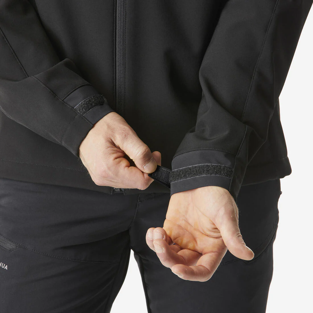 CHAQUETA DE SENDERISMO SOFTSHELL HOMBRE MT500 - Image 9
