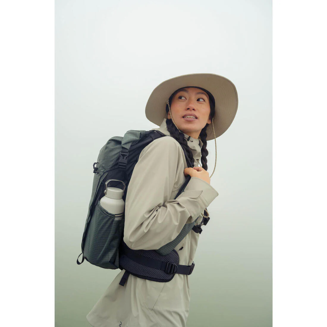 CHAQUETA IMPERMEABLE DE SENDERISMO MONTAÑA MH500 MUJER - Image 23