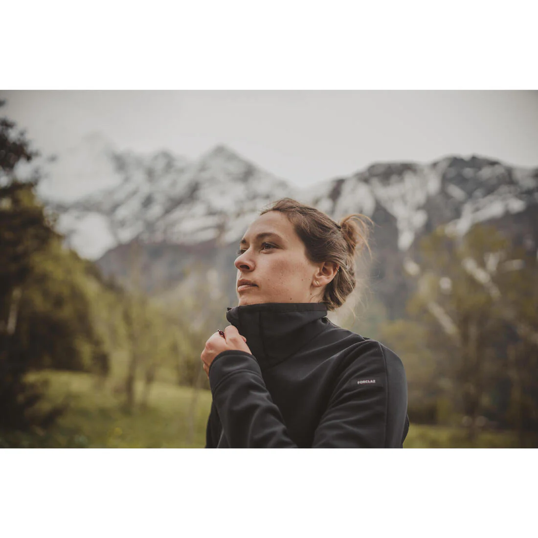 CHAQUETA SOFTSHELL CORTAVIENTO MUJER MT100 - Image 10