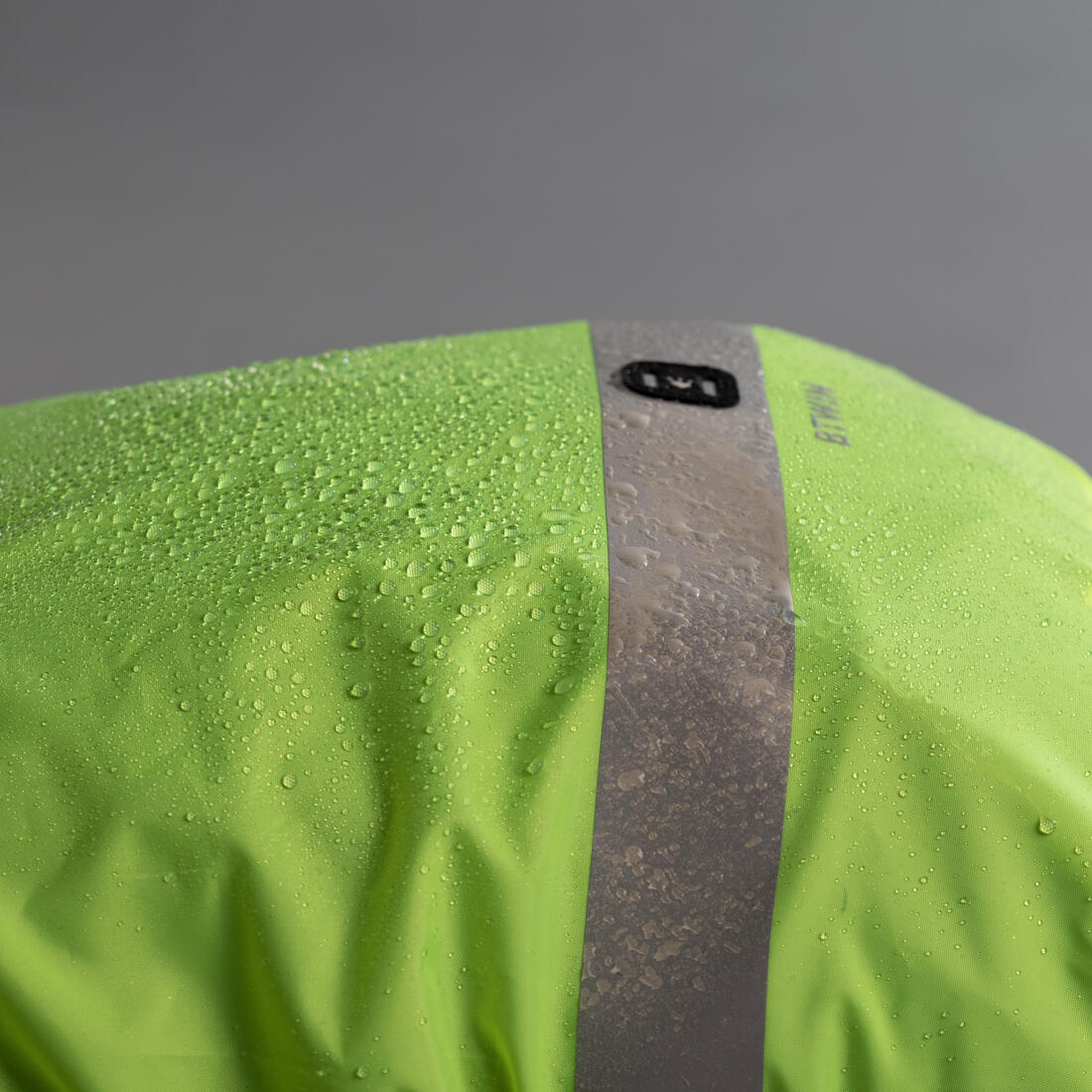CUBREMOCHILA IMPERMEABLE VISIBILIDAD FLUOR - Image 4
