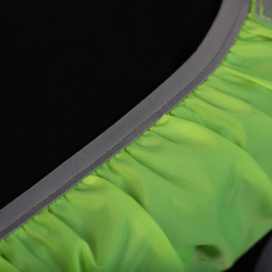 CUBREMOCHILA IMPERMEABLE VISIBILIDAD FLUOR - Image 5