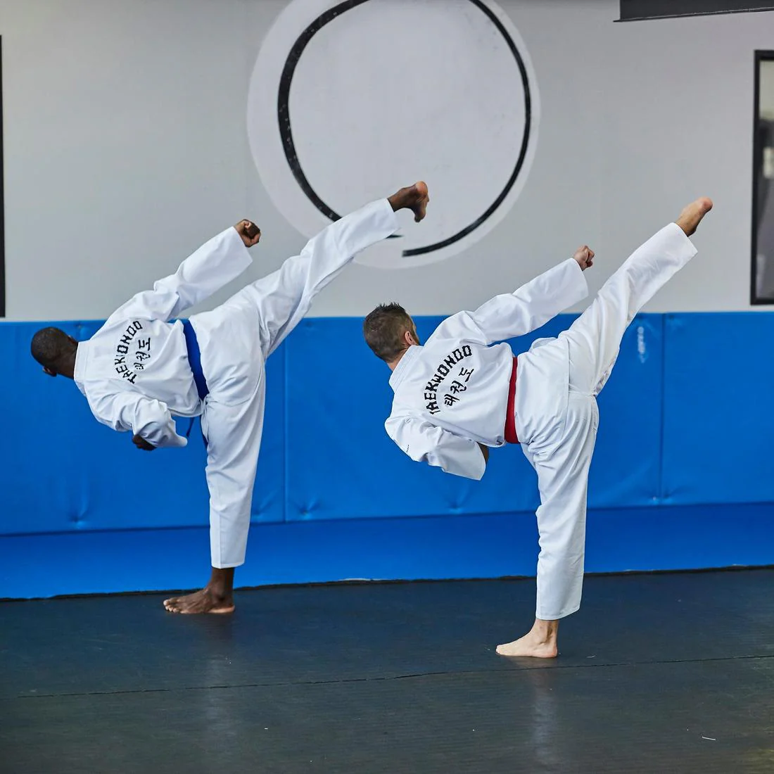 DOBOK DE TAEKWONDO DE ADULTO  BLANCO 500 - Image 13