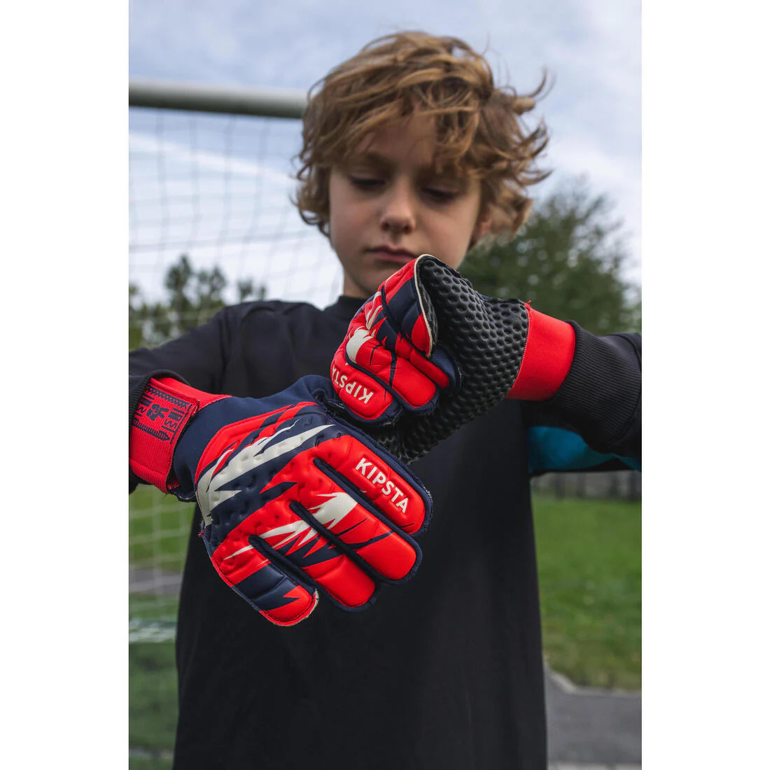 GUANTES DE ARQUERO DE FÚTBOL NIÑO F100 SUPERESIST ROJO AZUL - Image 8