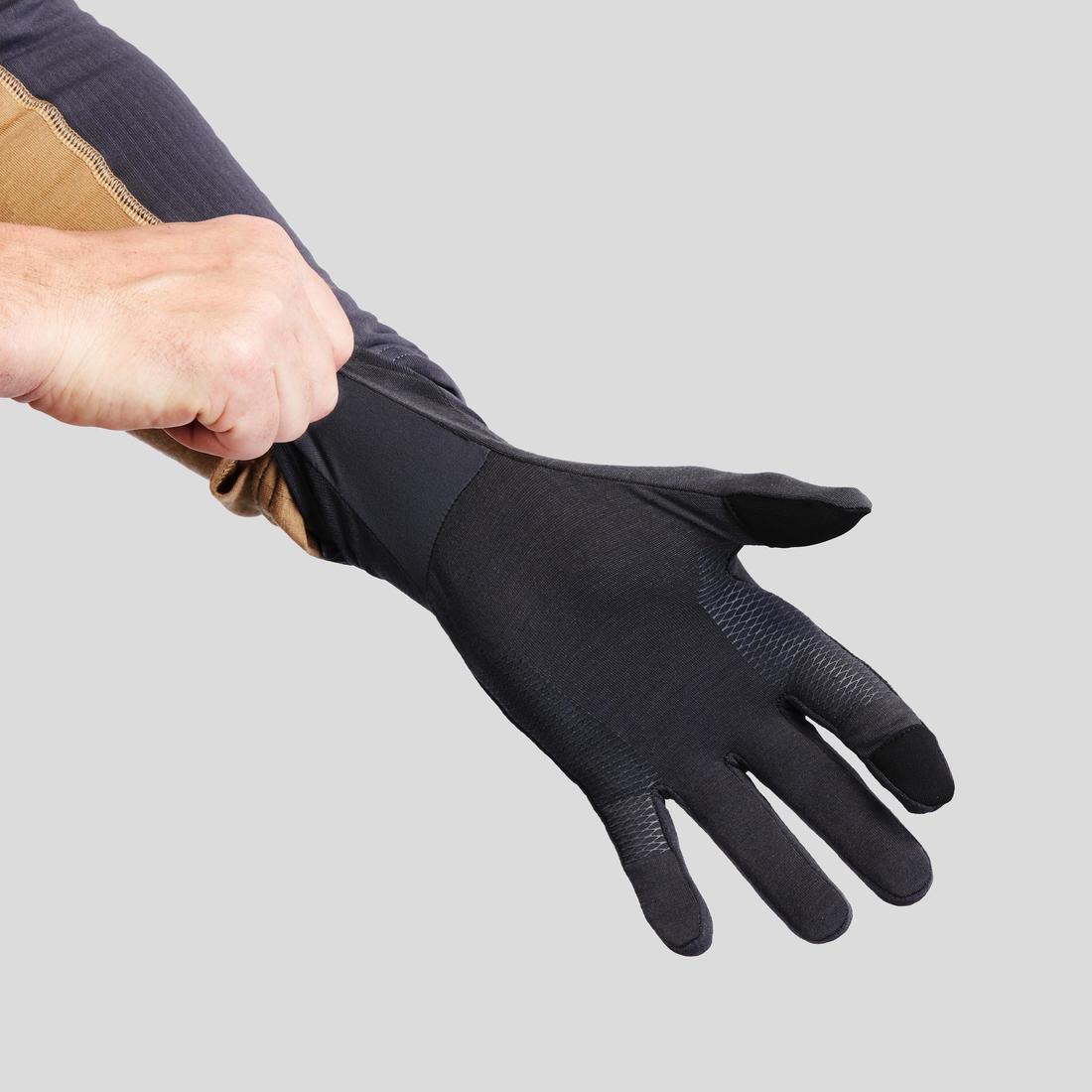 GUANTES INTERIORES DE TREKKING ADULTOS TREK500 LANA MERINA GRIS - Image 2