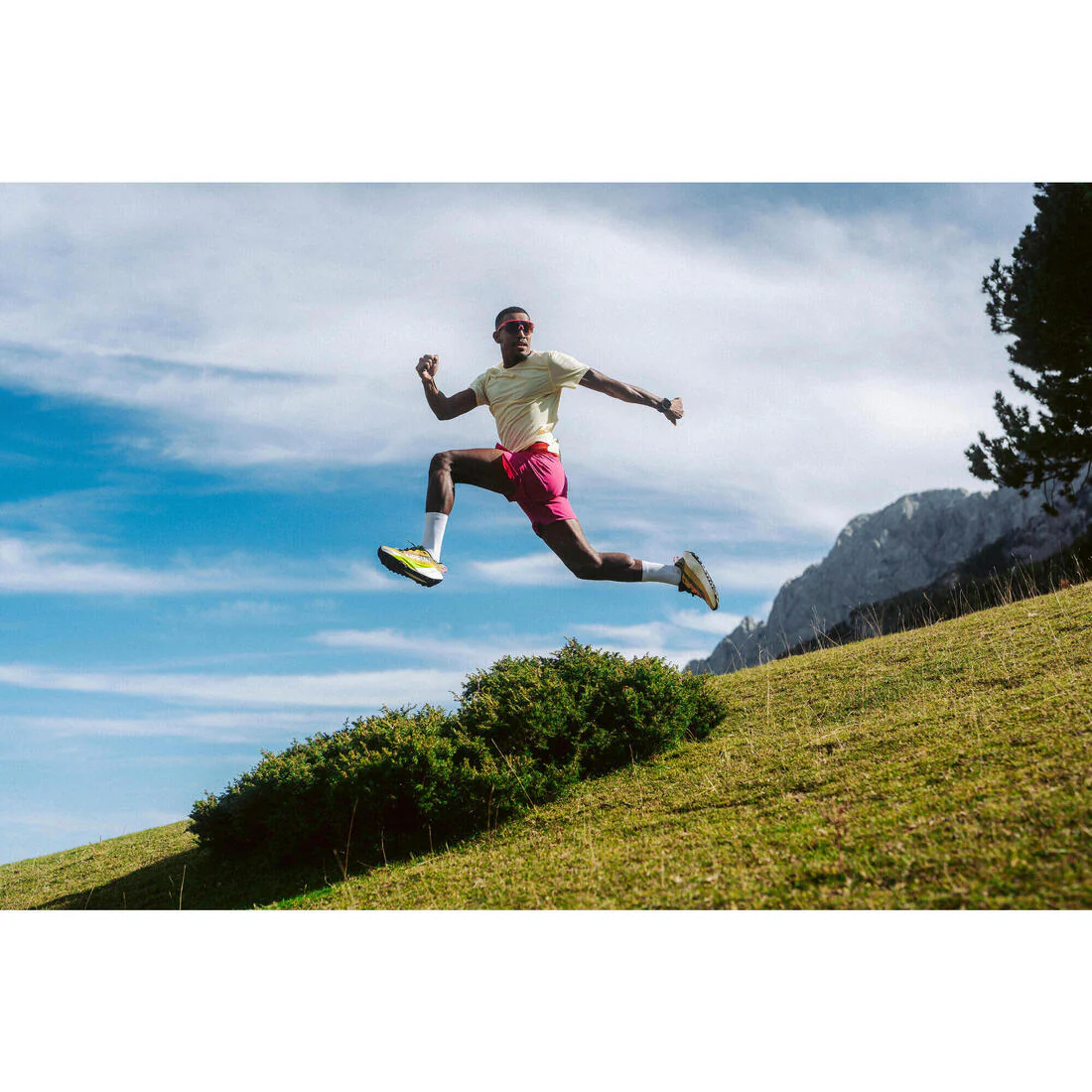 JOCKEY DE RUNNING ADULTO KIPRUN 5 PIEZAS - Image 35