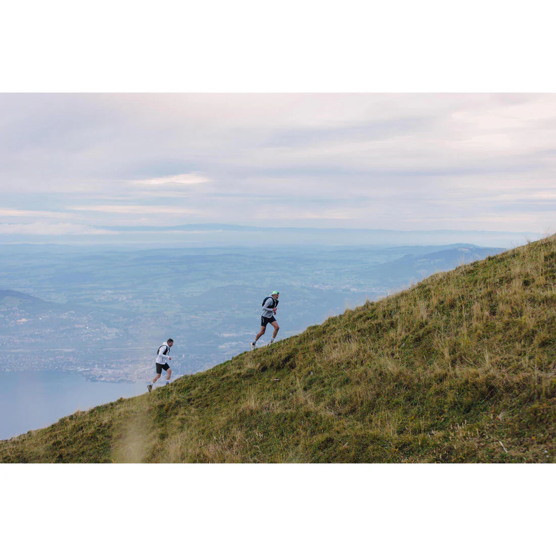 JOCKEY DE RUNNING ADULTO KIPRUN 5 PIEZAS - Image 46