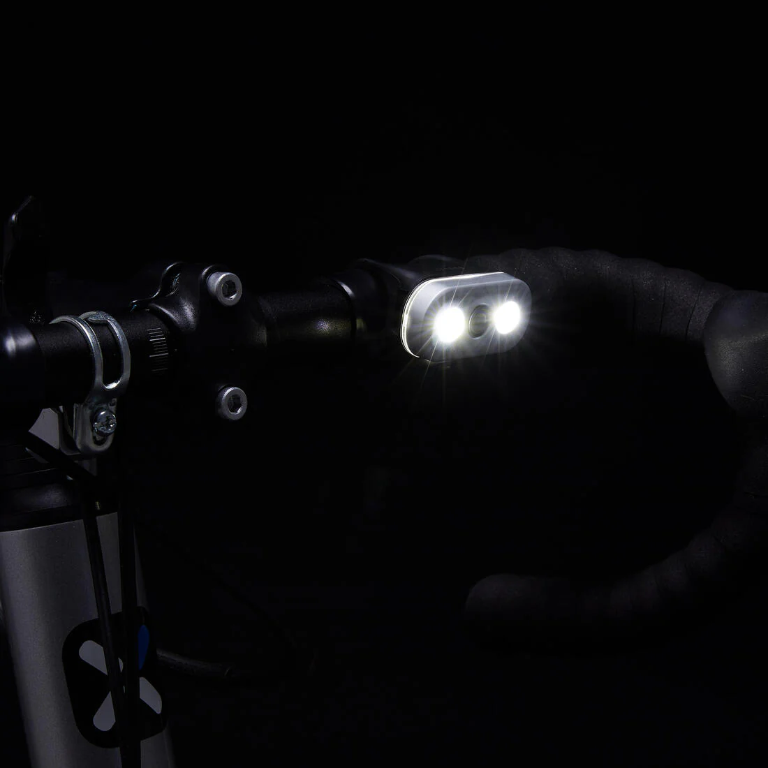 LUZ LED DE BICICLETA DELANTERA/TRASERA USB 900 - Image 4