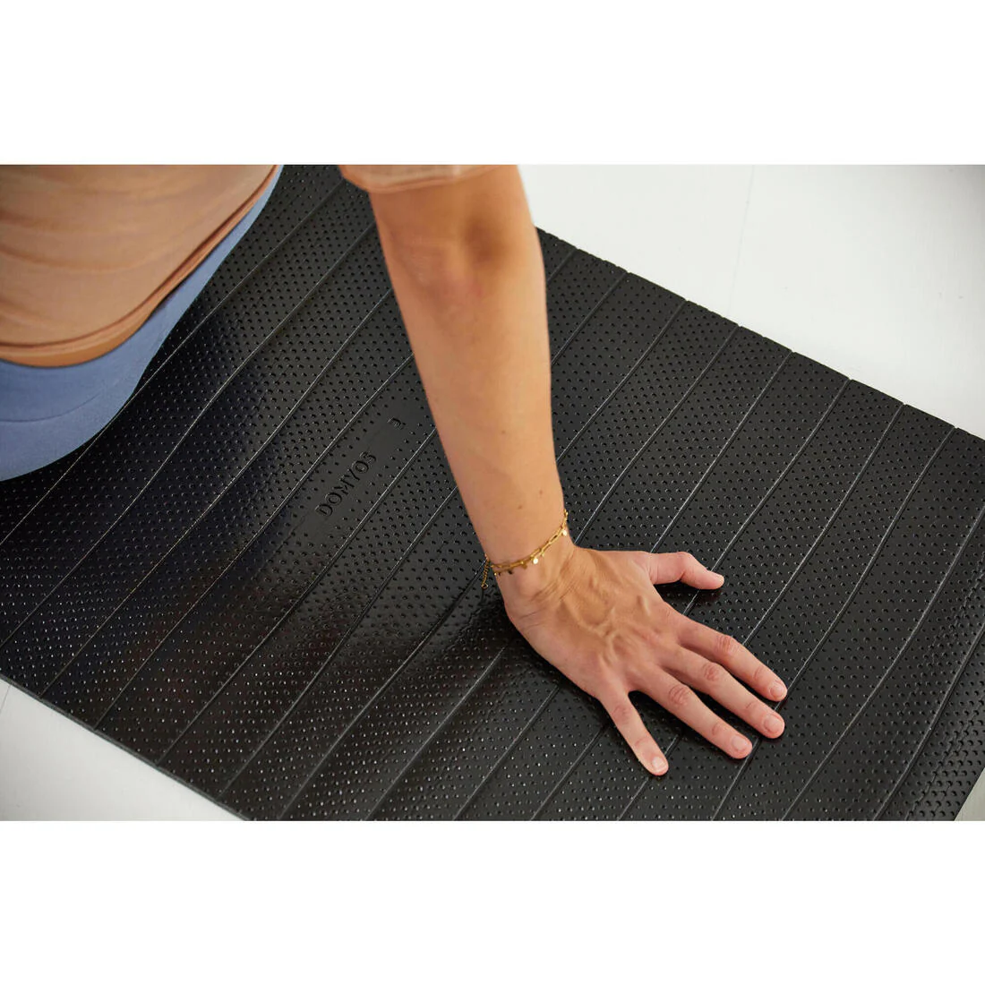 MAT FITNESS 100 NEGRO RESISTENTE 140 CM × 50 CM × 7 MM - Image 7