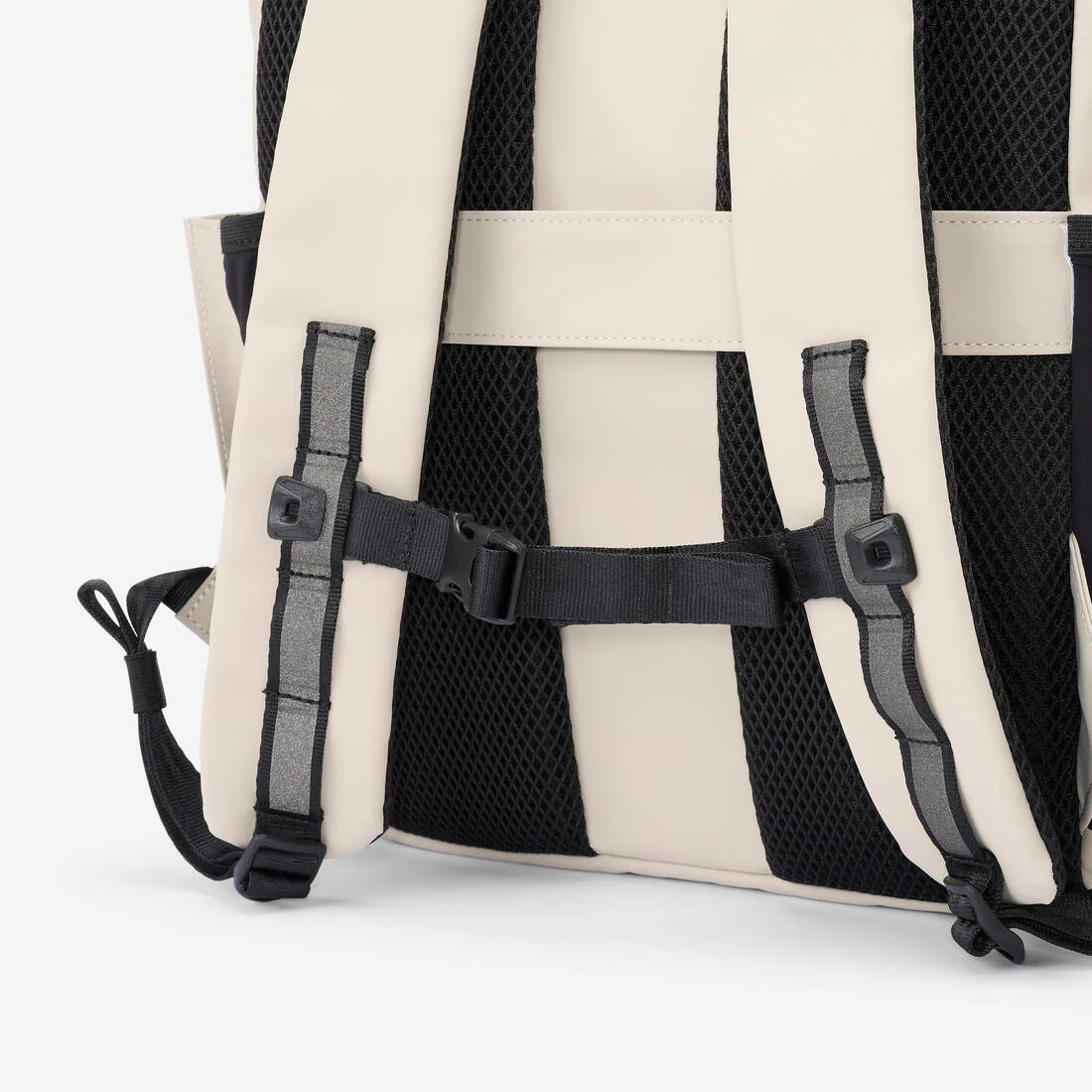 MOCHILA IMPERMEABLE 15 L COMPARTIMENTO PC - Image 11