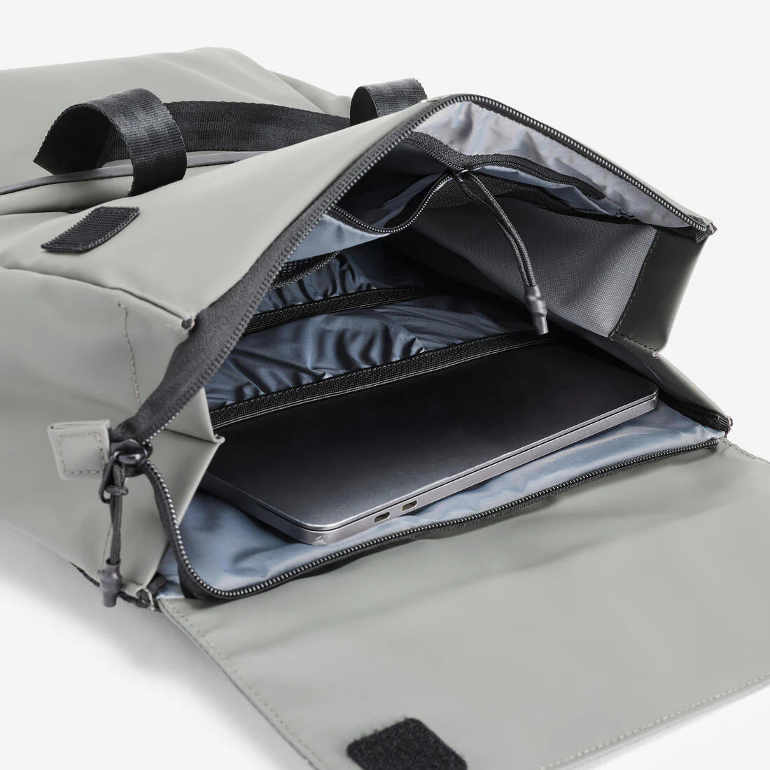 MOCHILA IMPERMEABLE 15 L COMPARTIMENTO PC - Image 9
