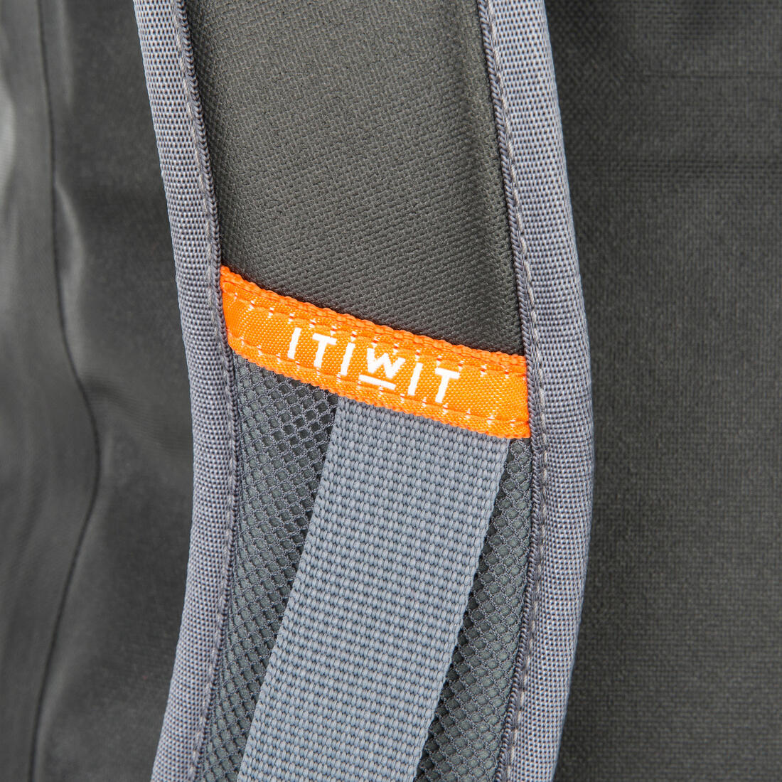 MOCHILA IMPERMEABLE TIPO ESTANCA 20L NEGRA - Image 14