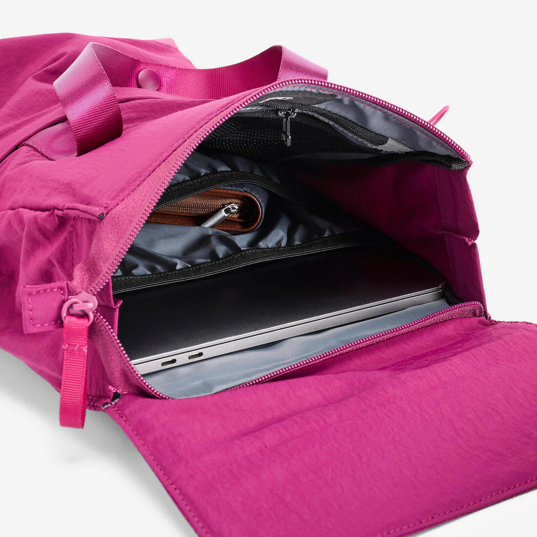 MOCHILA PEQUEÑA 10 L COMPARTIMENTO PC - Image 13