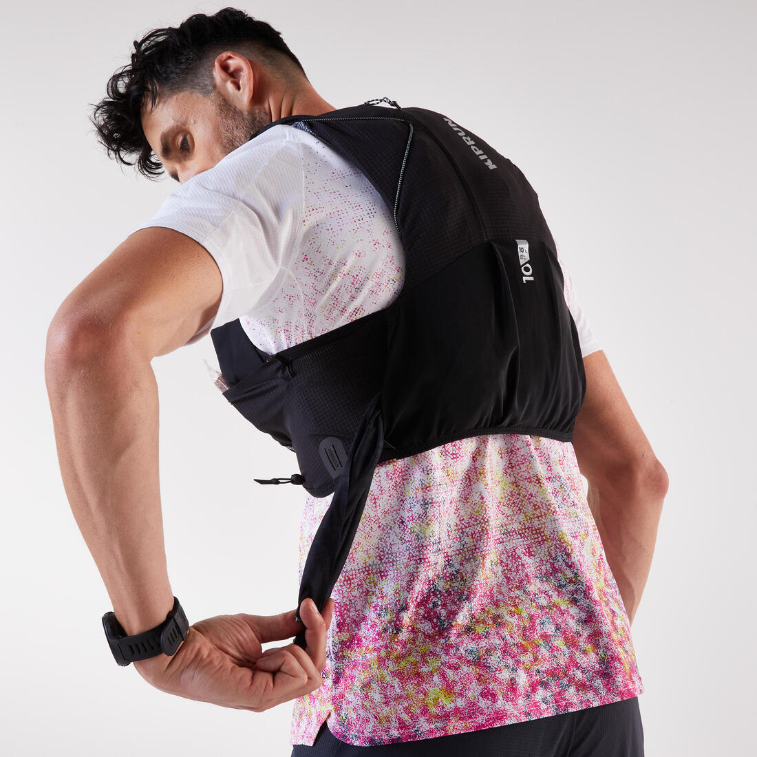 MOCHILA RUNNING 10L MIXTA NEGRO - VENDIDA CON BOLSA DE HIDRATACIÓN1L - Image 13