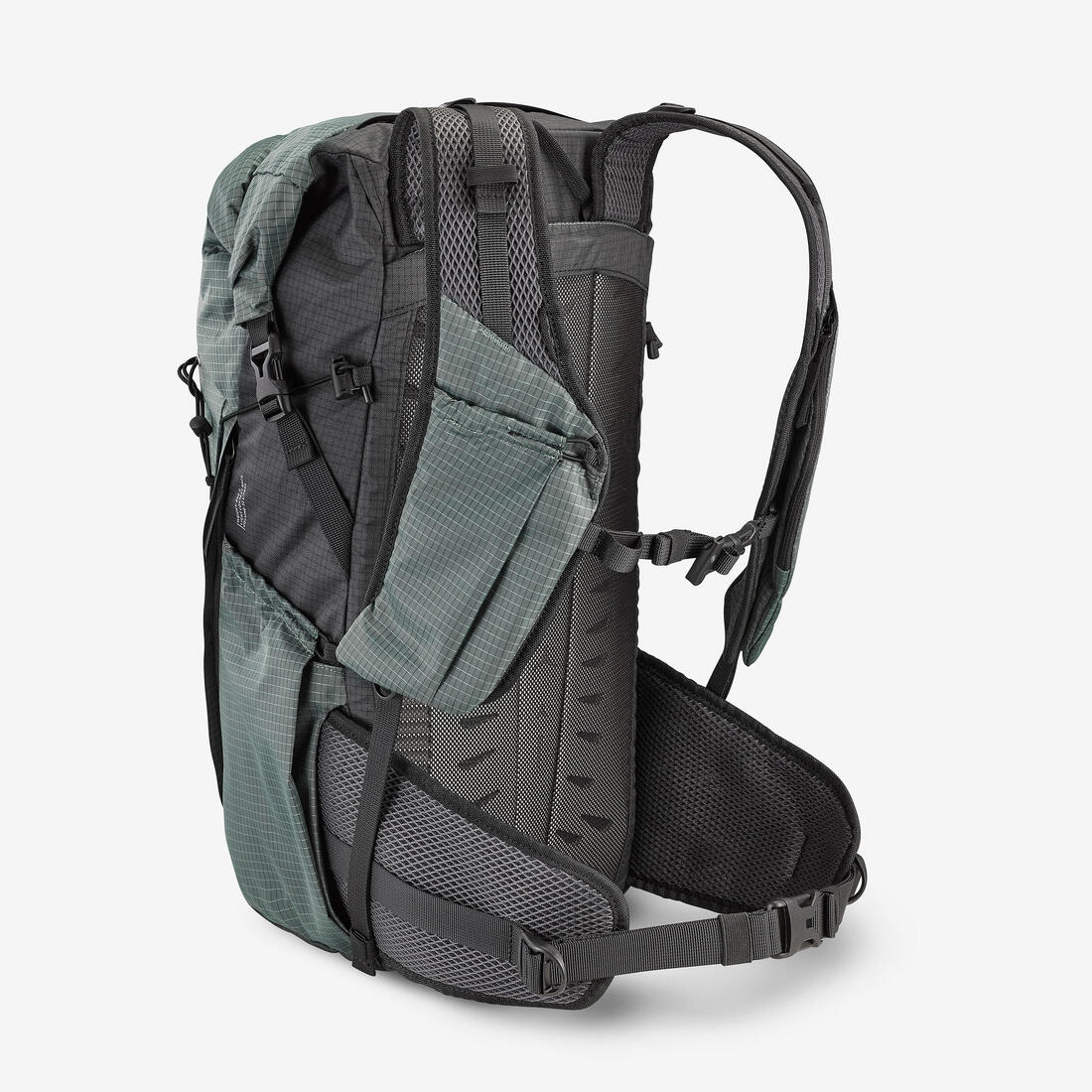 Mochila trekking 22L ultra liviana MT500 - Image 10