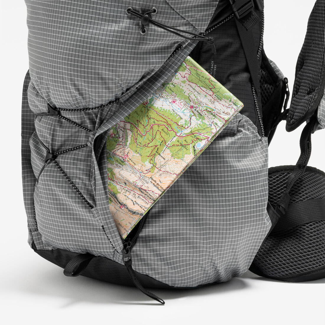 Mochila trekking 22L ultra liviana MT500 - Image 16