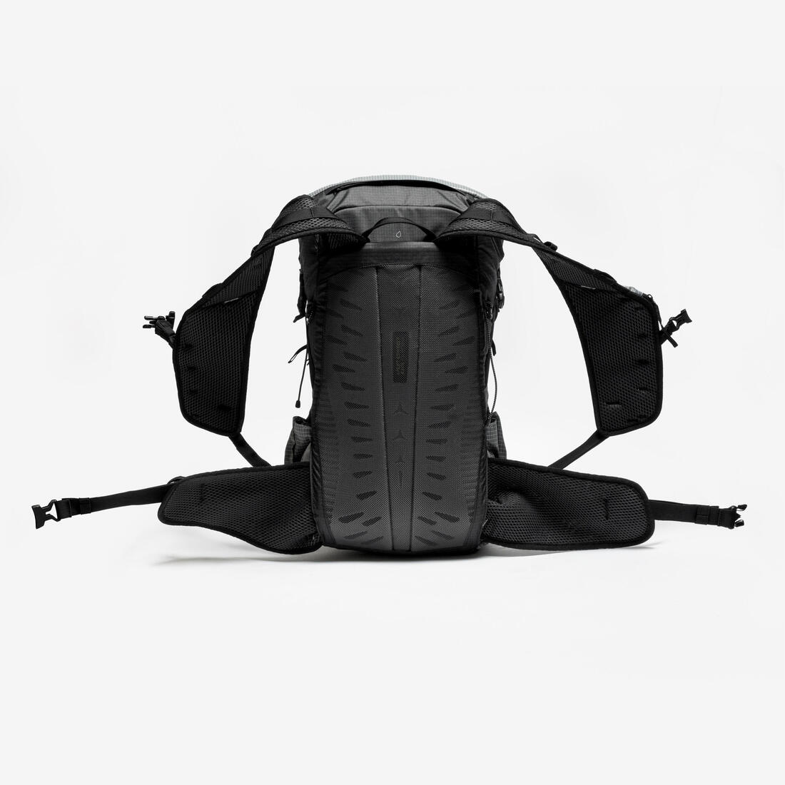 Mochila trekking 22L ultra liviana MT500 - Image 22