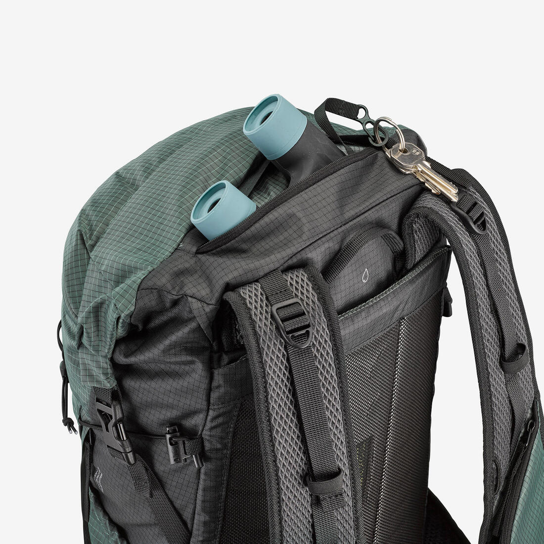 Mochila trekking 22L ultra liviana MT500 - Image 27