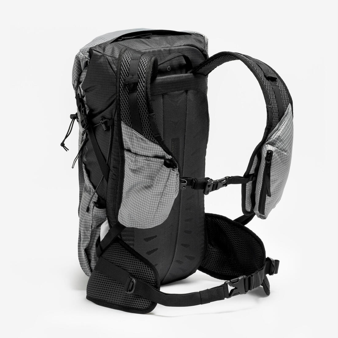 Mochila trekking 22L ultra liviana MT500 - Image 6