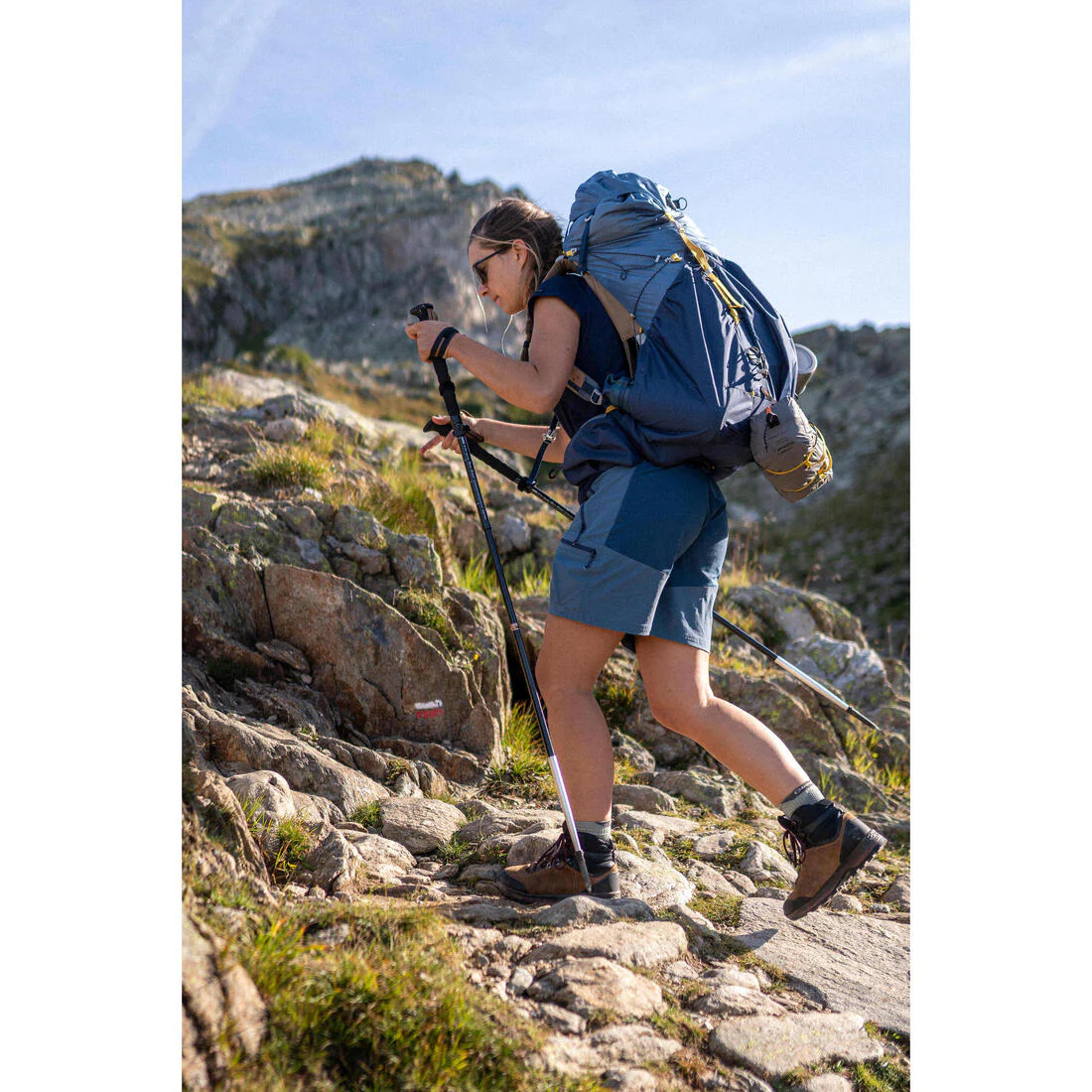 Mochila trekking 50+10L ultra liviana MT900 - Image 12