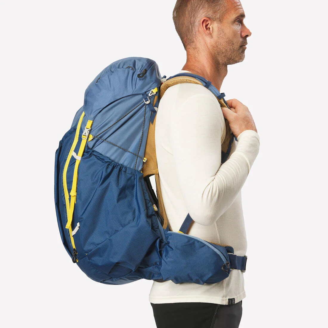 Mochila trekking 50+10L ultra liviana MT900 - Image 4