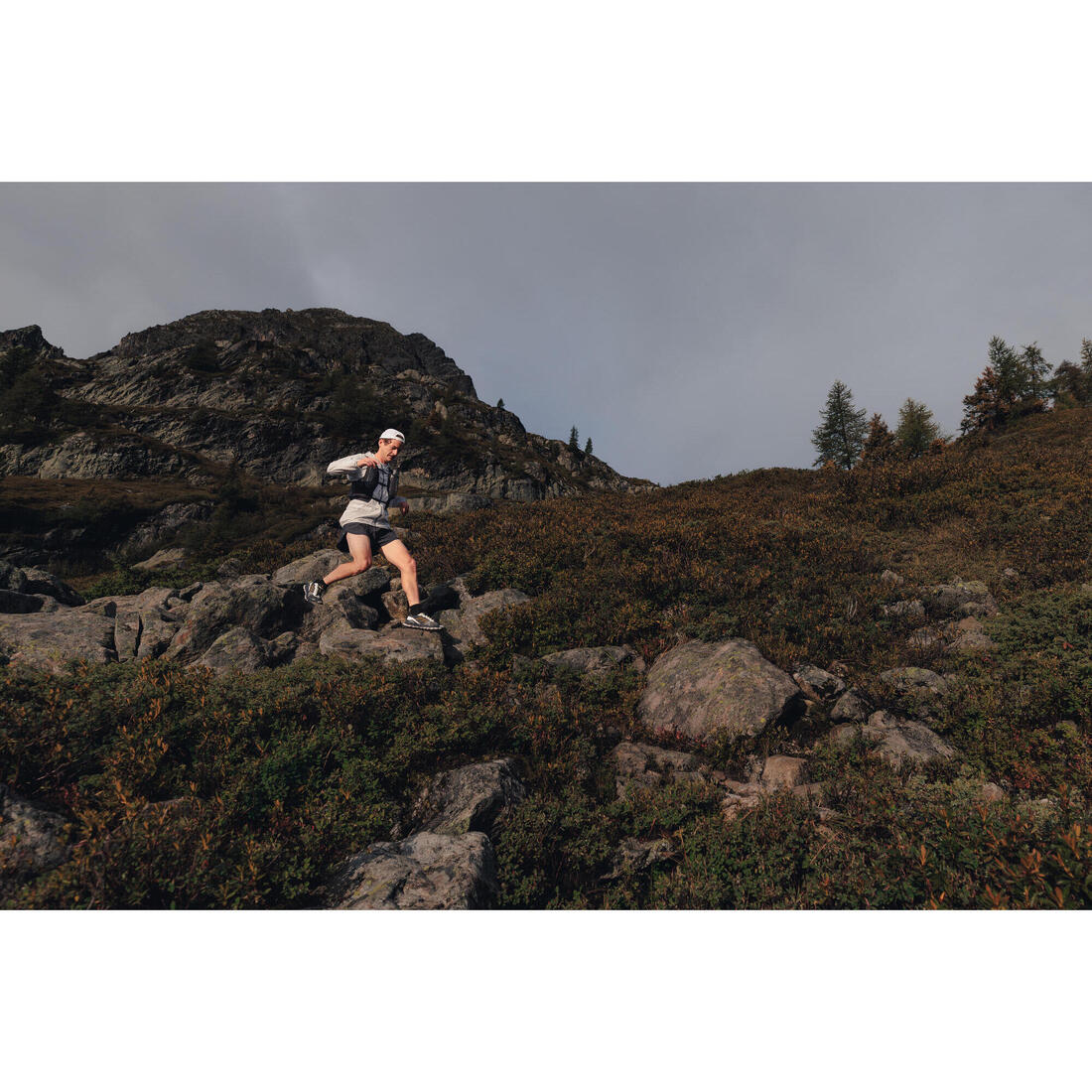 MT3 HOMBRE TRAIL NEGRO BLANCO - Image 16