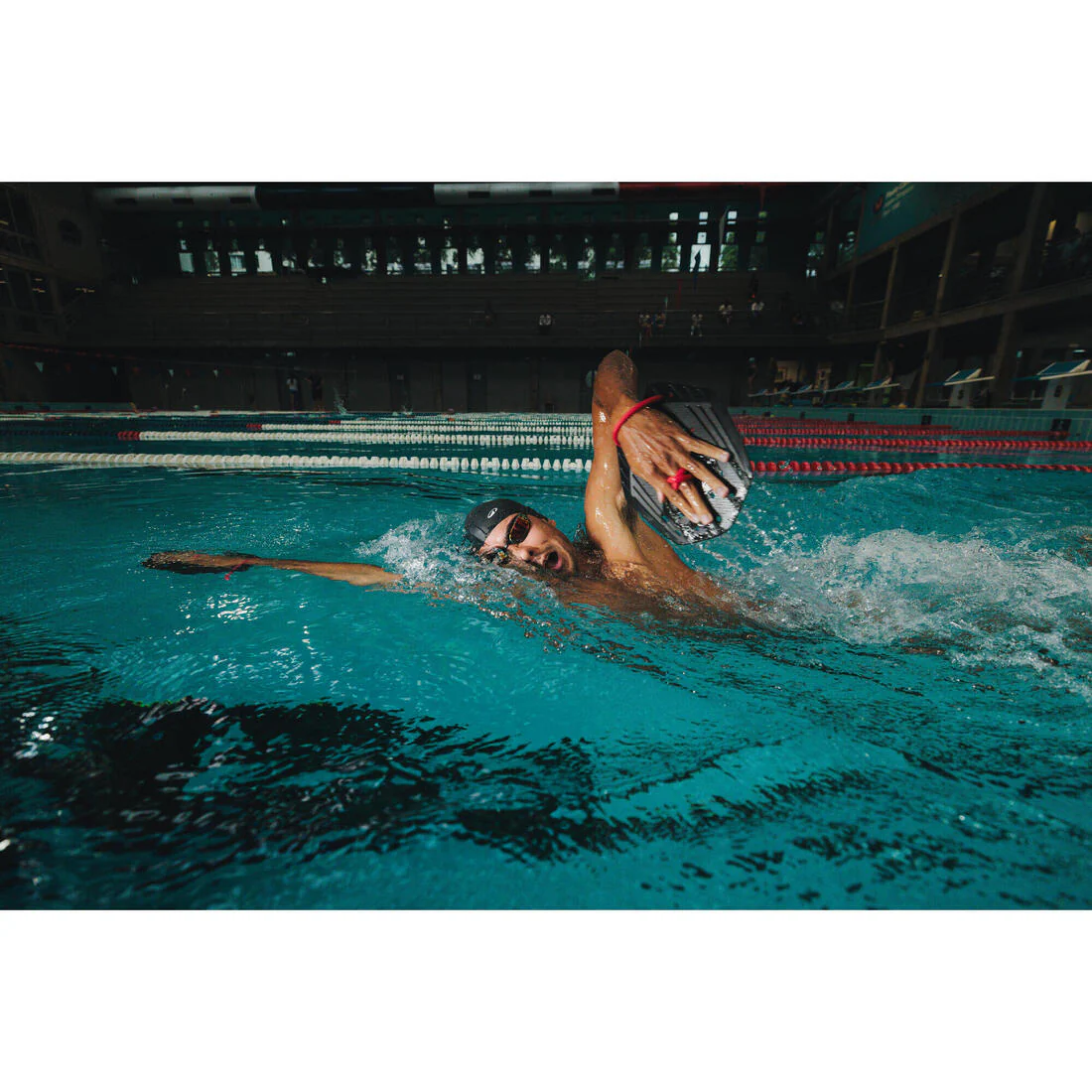 Palas natación 900 negro rojo talla L - Image 7