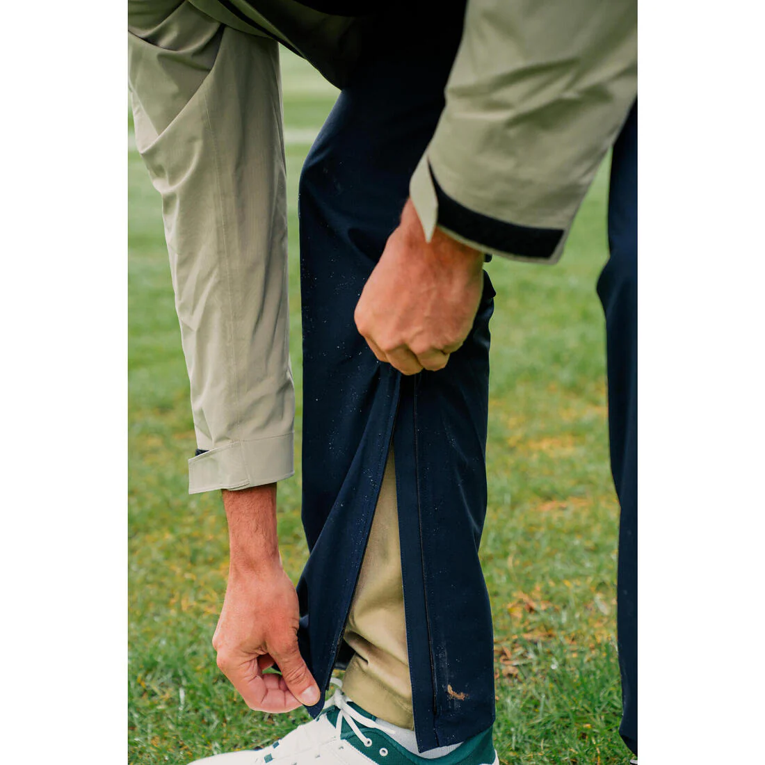 PANTALÓN DE GOLF IMPERMEABLE HOMBRE RW500 - Image 12