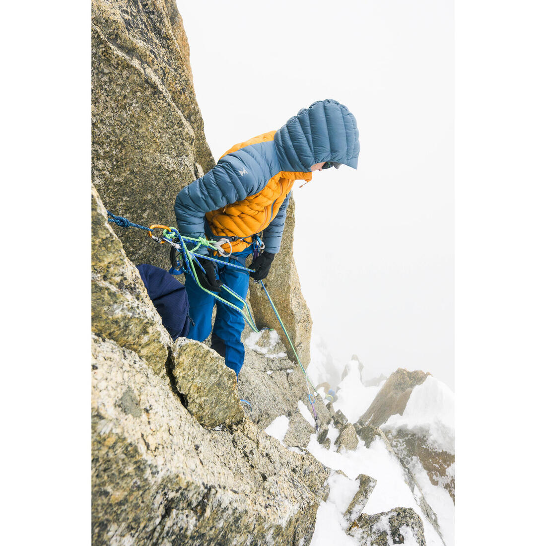 PARKA ACOLCHADA PLUMAS ALPINISMO HOMBRE - Image 9