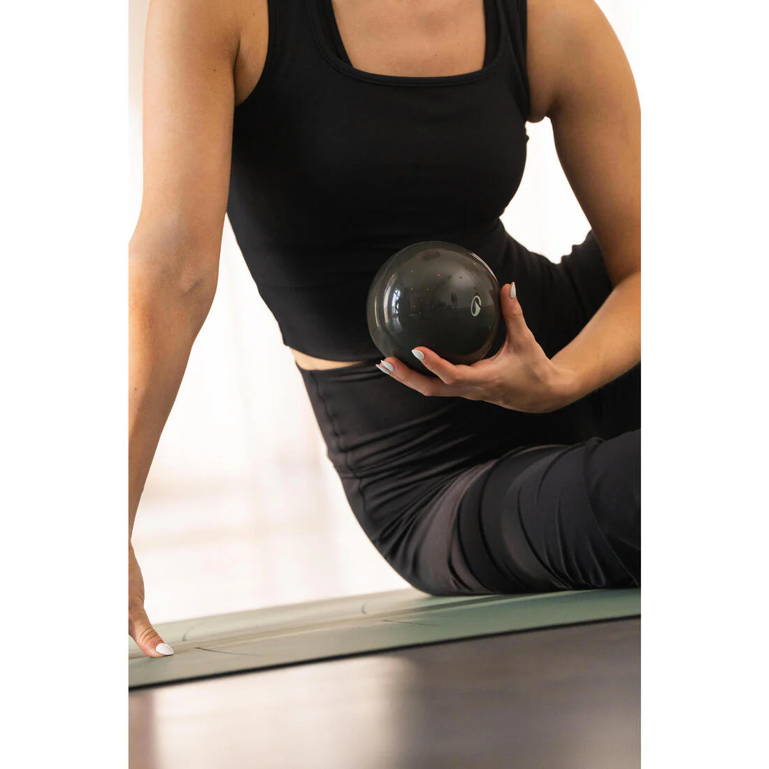 PELOTA CON PESO PILATES 900 G - Image 6
