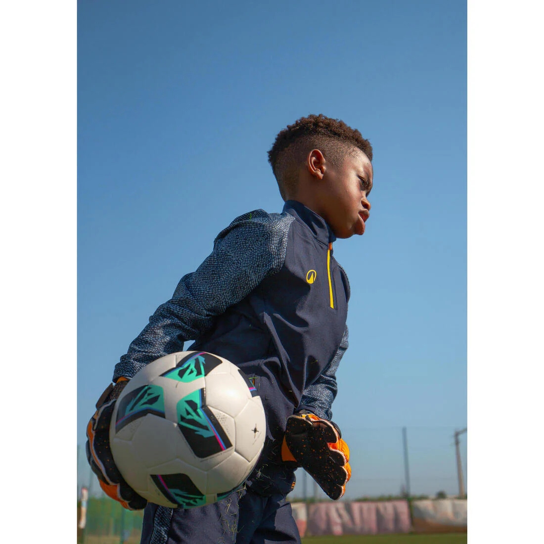 PELOTA DE FÚTBOL HÍBRIDA FIFA BASIC CLUB BALL TALLA 4 - Image 6