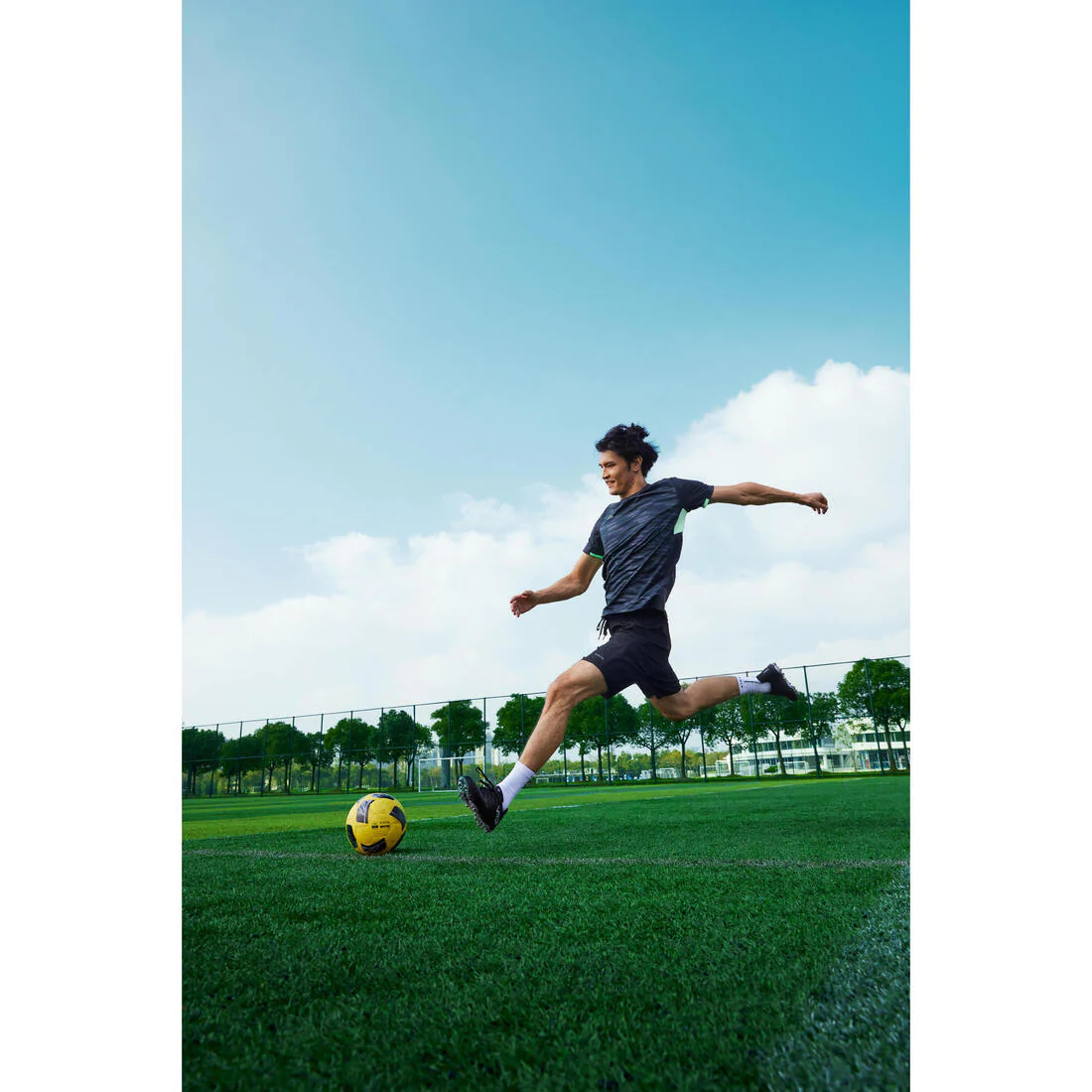 PELOTA DE FÚTBOL HYBRIDE FIFA BASIC CLUB BALL TALLA 5 - Image 11