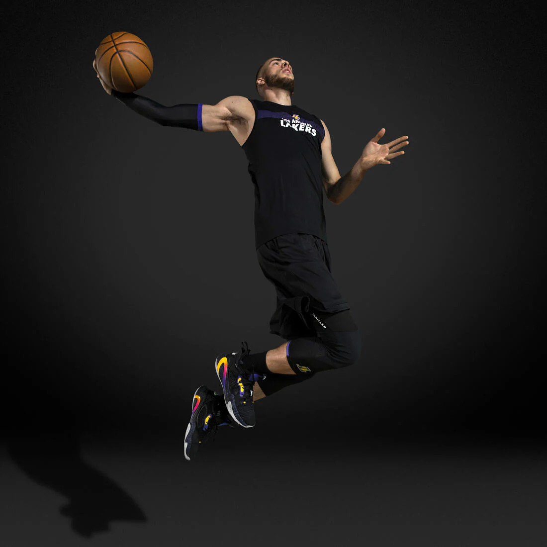 POLERA BÁSQUETBOL NBA LOS ANGELES LAKERS ADULTO UT500 - Image 7