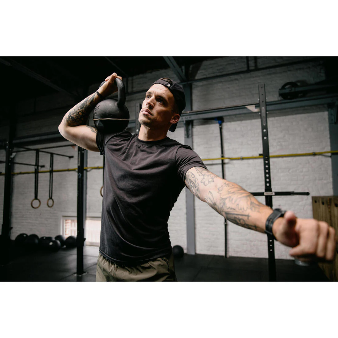 POLERA CROSS TRAINING HOMBRE SLIM TRANSPIRABLE - Image 14