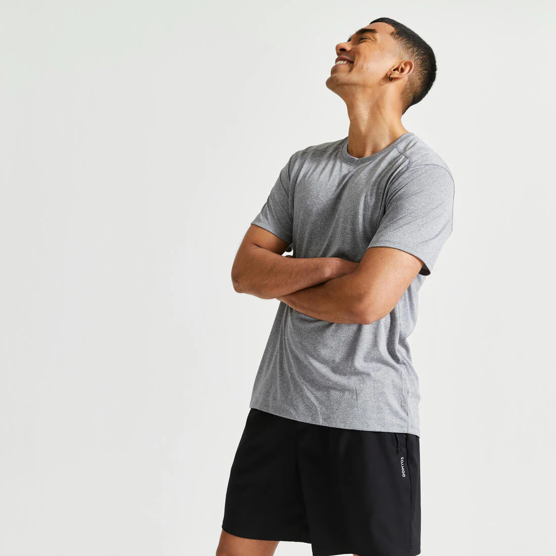 POLERA FITNESS ESSENTIAL HOMBRE JASPEADO TRANSPIRABLE CUELLO REDONDO - Image 3