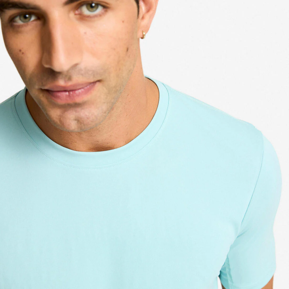 Polera Fitness Essential Negro Manga Corta Cuello Redondo Transpirable - Image 22