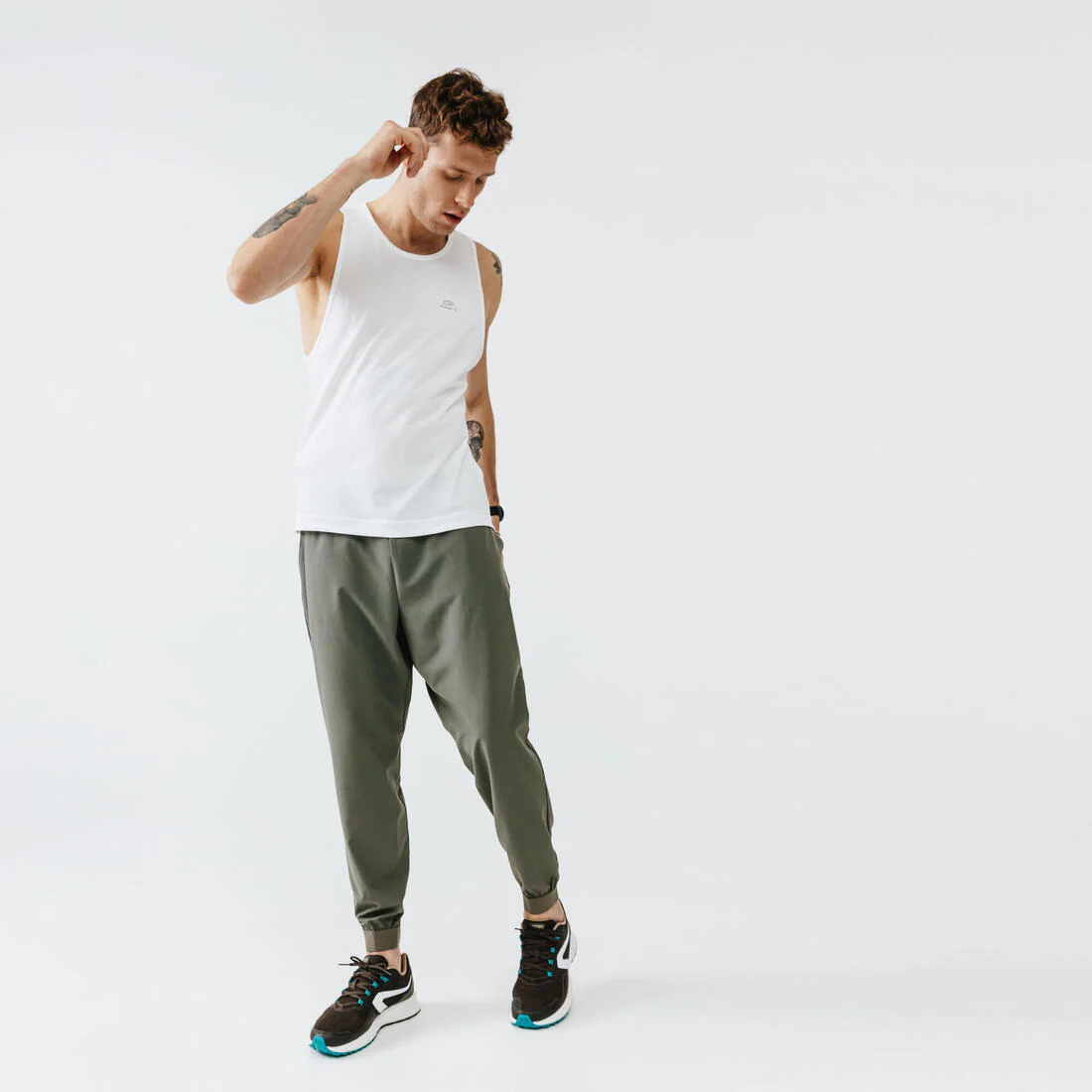 REMERA RUNNING HOMBRE SIN MANGAS DRY - Image 10