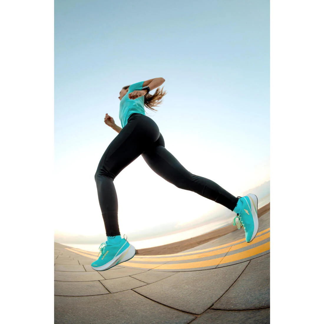 POLERA RUNNING MUJER RUN 500 CONFORT - Image 15